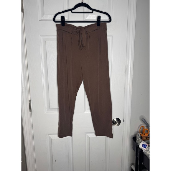 hoodies Pants - HOODIES Woman's‎ Size M Brown Paperbag Waist Tie Cropped Pants